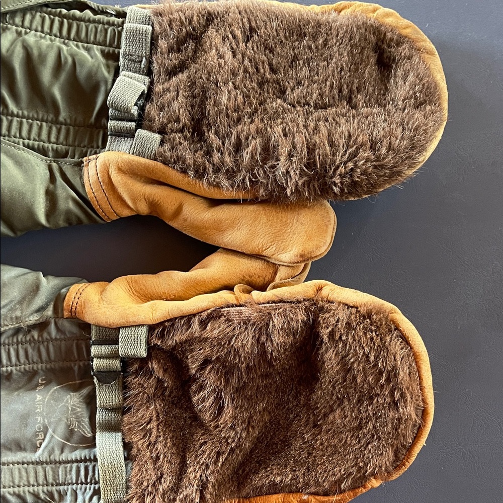 Vintage Leather and Fur Air Force Mittens - Picture 5 of 9